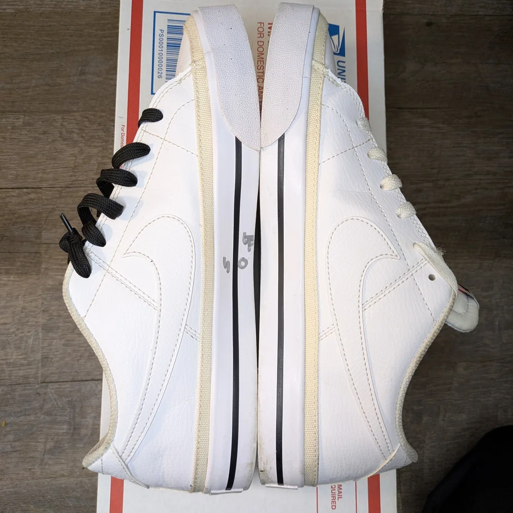 Nike Women's White Sneakers - Picture 6 of 6